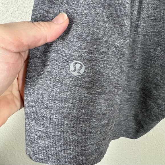 Lululemon Mens Gray Lightweight Shorts Side Pocket Linerless Size Medium - Picture 6 of 6
